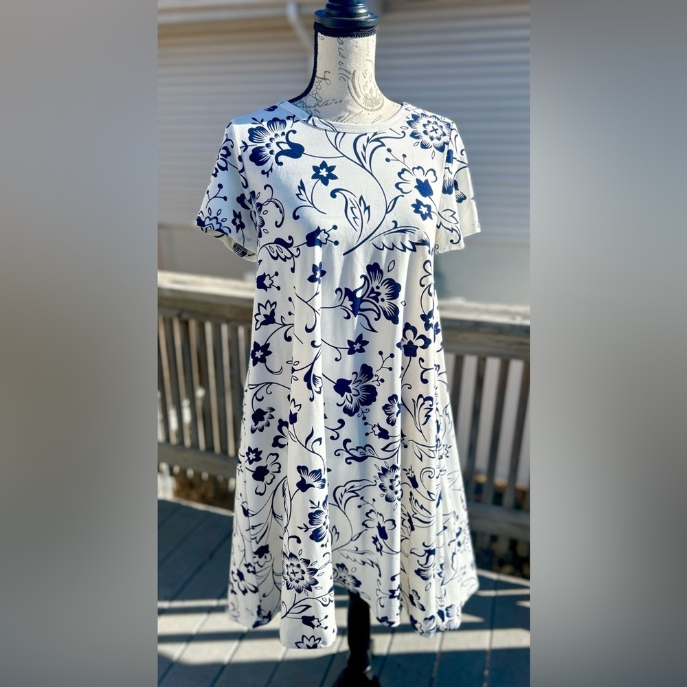 NWT Lularoe White w/ Blue Vines Carly High Low Hem Dress​​​